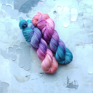 Mermaid - Hand dyed Yarn / Handdyed yarn, Sock Yarn, Wool Yarn - Teal, Purple, Pink, Peach - Classic Sock - Fingering Weight