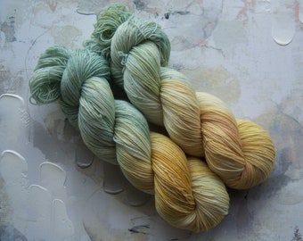 Sunrise - Fil teint à la main / Fil teint à la main, Fil de chaussette, Fil de laine - Menthe / Jade clair à jaune doré - SW Mérinos / Nylon - Poids de la chaussette - 100g