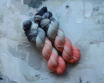 Flamingo Lingo - Hand dyed Yarn / Handdyed yarn, Sock Yarn, Wool Yarn - Pink Salmon, Peach, Gray, Black - SW Merino / Nylon - 100g