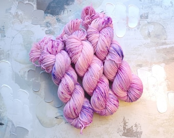 Freestyle Hand dyed Yarn / Handdyed yarn, Worsted Yarn, Wool Yarn, Speckled Yarn - A136 - Pink, Purple, Gray - Worsted Weight 100g