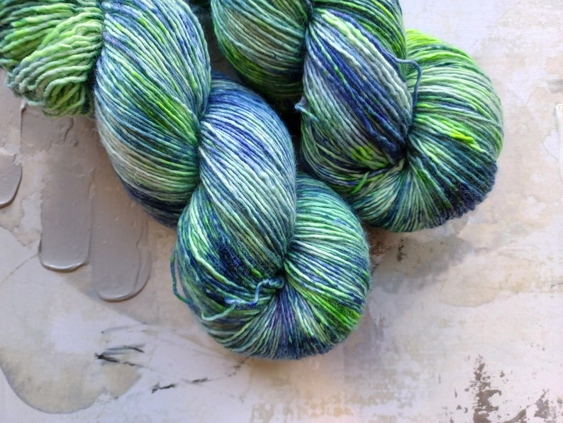 Freestyle Hand dyed Yarn / Handdyed yarn, Sock Yarn, Wool Yarn, Speckled Yarn A084 Gray, Blue, Green Single Ply Fingering 100g image 1