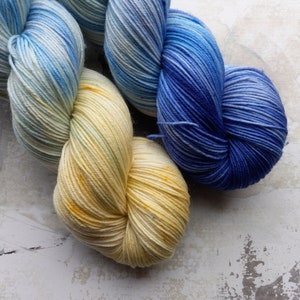 Starry Night Hand dyed Yarn / Handdyed yarn, Sock Yarn, Wool Yarn Indigo, Light Blue, Yellow Classic Sock Fingering Weight 100g image 4