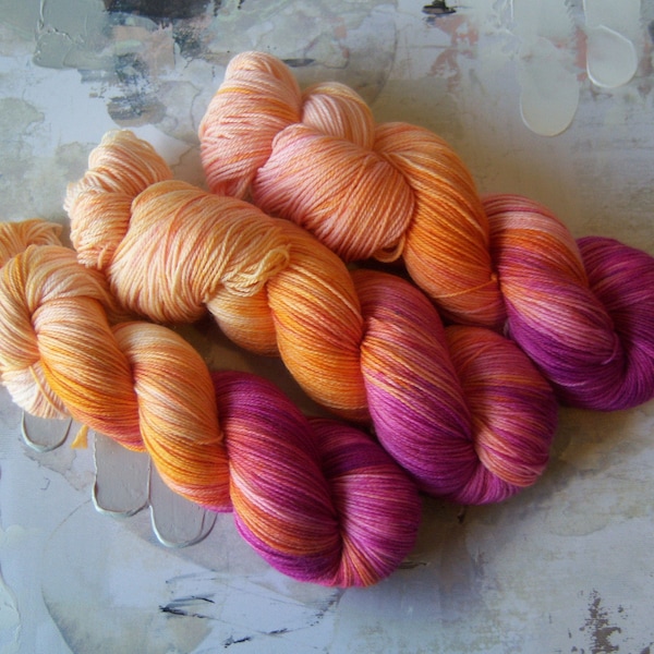 Firefly - Hand dyed Yarn / Handdyed yarn, Sock Yarn, Wool Yarn - Pink and orange - HT BFL, Alpaca Sock, Classic Sock - Fingering Yarn- 100g