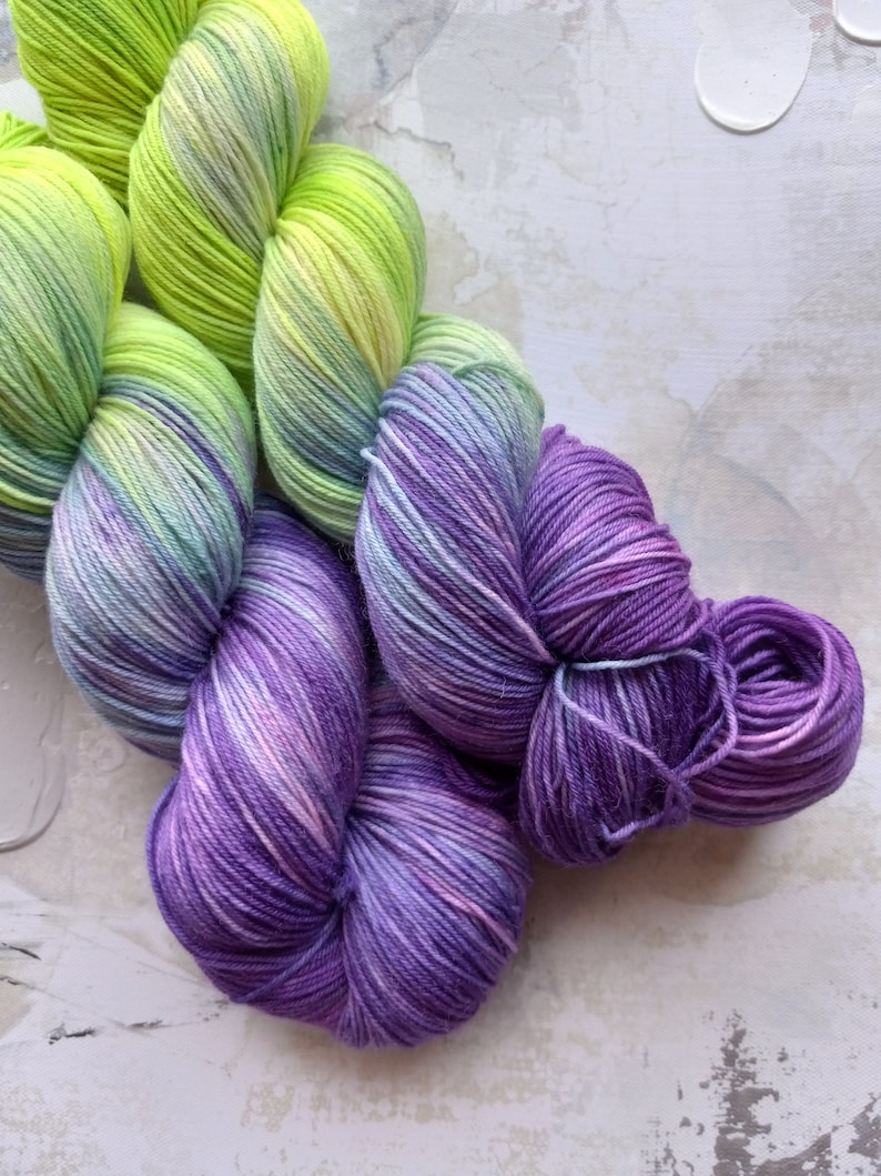 Hummingbird Hand dyed Yarn / Handdyed yarn, Sock Yarn, Wool Yarn Purple, Blue, Green BFL or 75 25 Sock Yarn Fingering Yarn 100g image 2