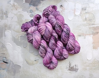 Freestyle handgeverfd garen / handgeverfd garen, DK-garen, wolgaren - roze, paars, zwart - A126 - 100% Merino - DK-gewicht - 100g