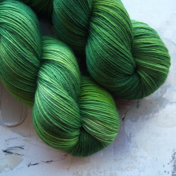 Forest Green - Hand dyed Yarn / Handdyed yarn, Sock Yarn, Wool Yarn - Dark Green Yarn - Superwash Merino / Nylon - Fingering Yarn - 100g