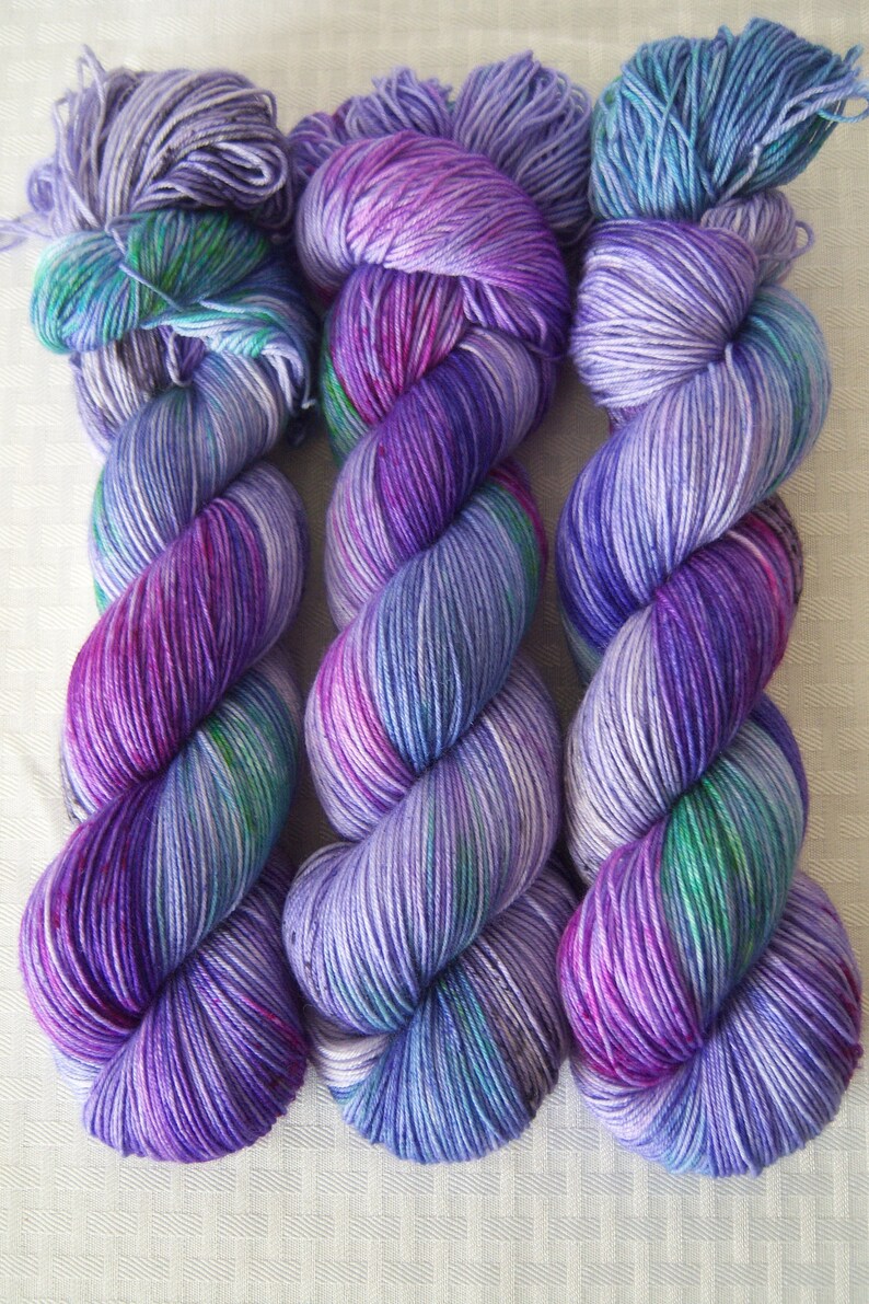 Siren of the Sea - Hand dyed Yarn / Handdyed yarn, Sock Yarn, Speckled Yarn, Wool Yarn -Purple, Pink, Green - 75/25 SW Merino / Nylon - 100g image 3