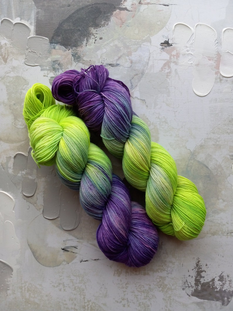 Hummingbird Hand dyed Yarn / Handdyed yarn, Sock Yarn, Wool Yarn Purple, Blue, Green BFL or 75 25 Sock Yarn Fingering Yarn 100g image 3