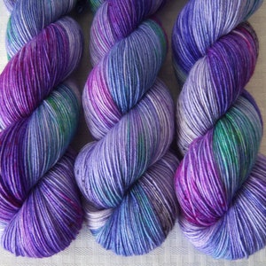 Siren of the Sea - Hand dyed Yarn / Handdyed yarn, Sock Yarn, Speckled Yarn, Wool Yarn -Purple, Pink, Green - 75/25 SW Merino / Nylon - 100g