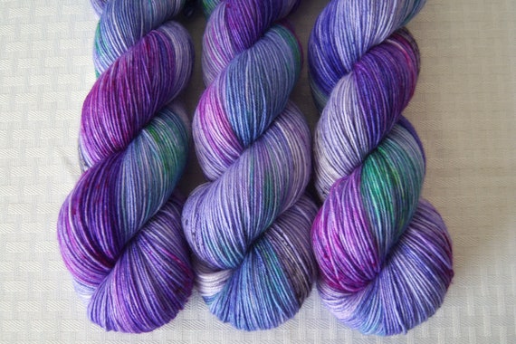 Siren of the Sea - Hand dyed Yarn / Handdyed yarn, Sock Yarn, Speckled Yarn, Wool Yarn -Purple, Pink, Green - 75/25 SW Merino / Nylon - 100g