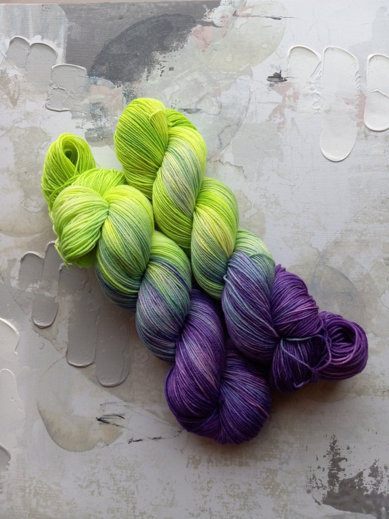 Hummingbird Hand dyed Yarn / Handdyed yarn, Sock Yarn, Wool Yarn Purple, Blue, Green BFL or 75 25 Sock Yarn Fingering Yarn 100g image 1