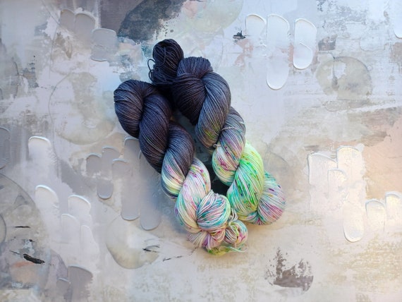 Black Hole - Hand-dyed Yarn / Handdyed yarn, Sock Yarn, Wool Yarn - Smokey Gray & Bright Speckles - SW Merino / Nylon - Fingering Weight