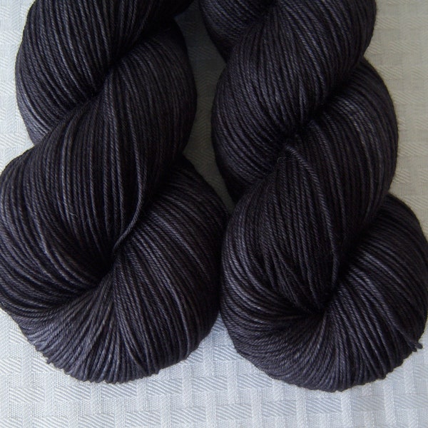 Onyx - Hand dyed Yarn / Handdyed Yarn, Sock Yarn, Wool Yarn - Black –  75/25 Superwash Merino and Nylon – Fingering Weight -100g