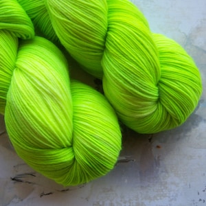 Lime Light - Hand dyed Yarn / Handdyed yarn, Wool Yarn - Bright Lime Green - Superwash Merino / Nylon - Fingering Yarn - 100g