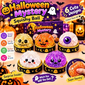 Könnte beinhalten: Ein Set aus fünf Halloween-Überraschungs-Quetschbällen mit verschiedenen Designs, darunter ein goldener Glitzer-Kürbis, ein orangefarbener Kürbis, ein Augapfel, ein weißer Glitzer-Geist und ein lila Glitzer-Wesen auf schwarzen Sockeln mit Geistermotiven.