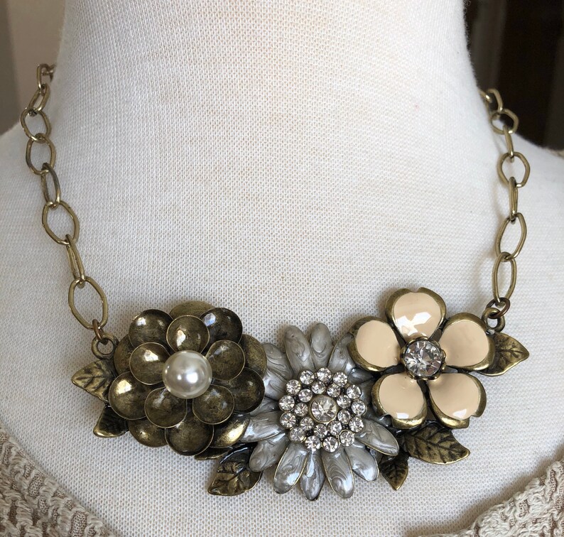 Floral chunky necklace antique gold wedding necklace beige cream large pearl rhinestone necklace silver statement necklace Jewelry
