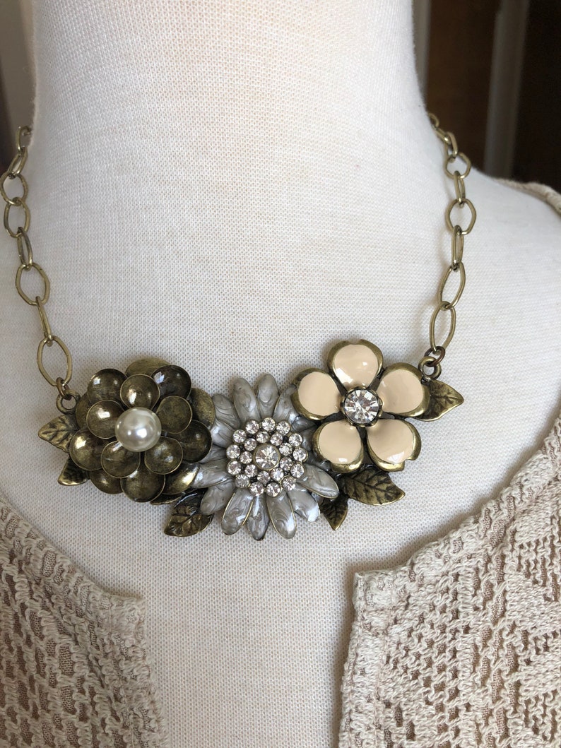 Floral chunky necklace antique gold wedding necklace beige cream large pearl rhinestone necklace silver statement necklace Jewelry