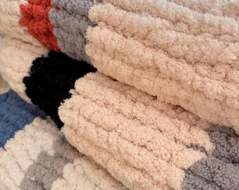 Custom Color | Hand Knit Chunky Blanket 40x60