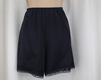 Vintage Sleep Shorts / Bloomers Size S 24-31" Waist Black Vanity Fair Nylon