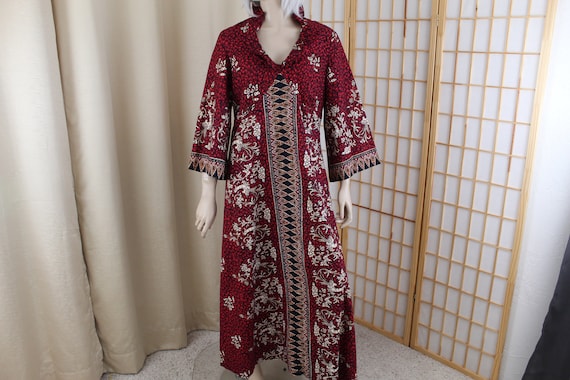 Vintage 1960 s Bright Batik Long Dress Kaftan Hostess Burgundy