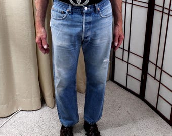 Vintage Levi Jeans 501 Size 32" Waist, 28.5" Inseam Med Blue Worn In Regular Fit