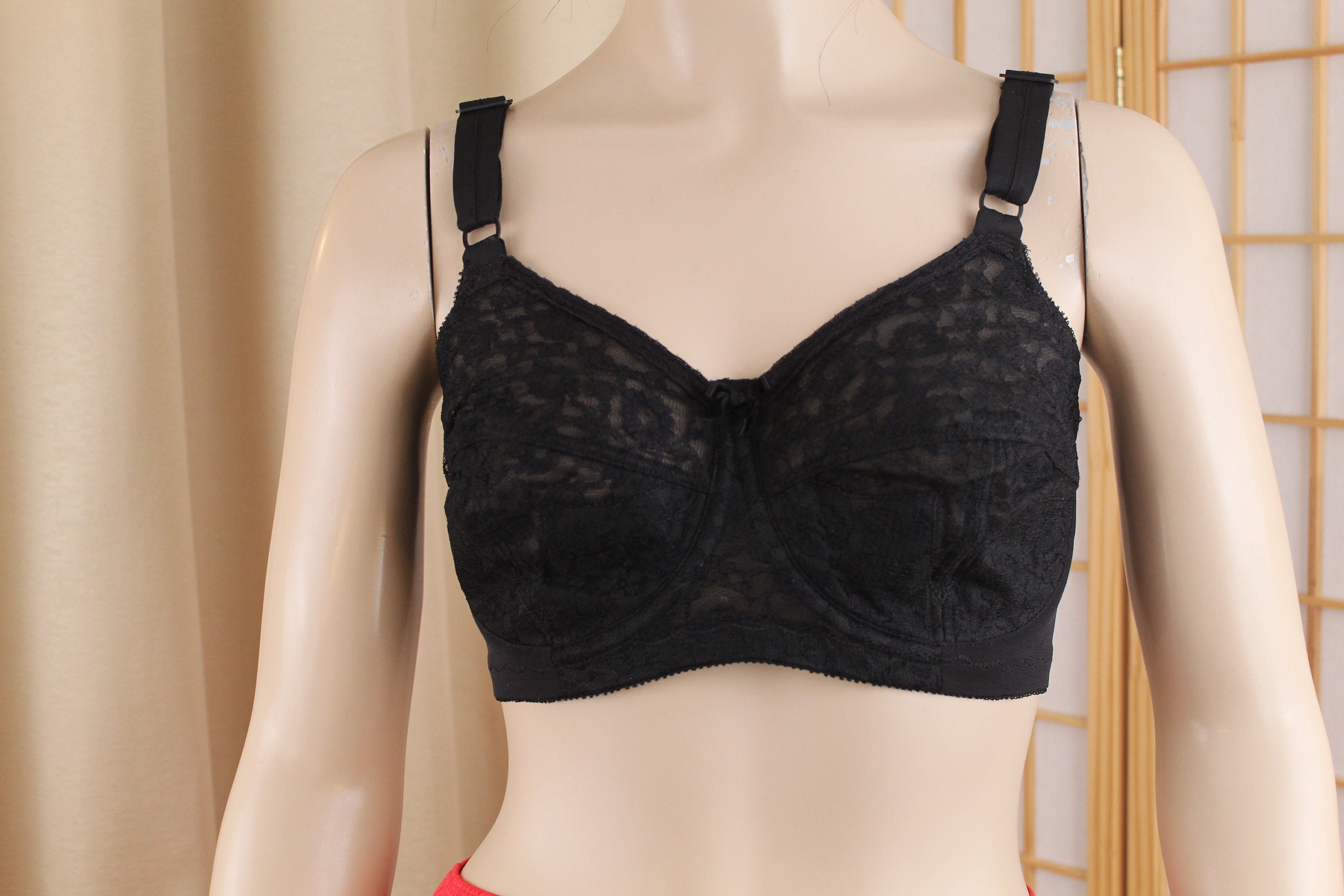 Vintage JCPenney Nice'N Spicy Antron III Nylon Soft Cup Lace Bra