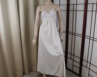 Ensemble chemise de nuit et peignoir Quiet Moments vintage blanc transparent, petite taille