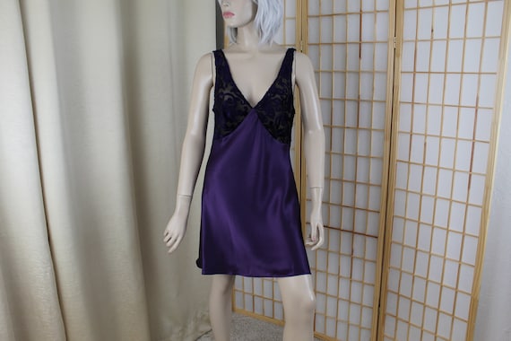 Vintage Set Victoria's Secret Purple Satin and Velvet Robe and Nightgown  Size Medium -  Canada
