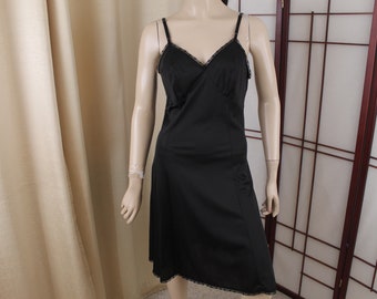 Vintage Vanity Fair A Line Full Slip Black Size 34