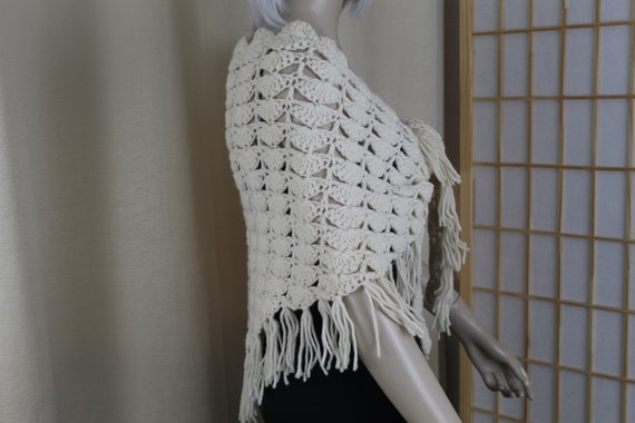 Vintage Ivory/Beige Shawl with Fringe Hand Croche… - image 2