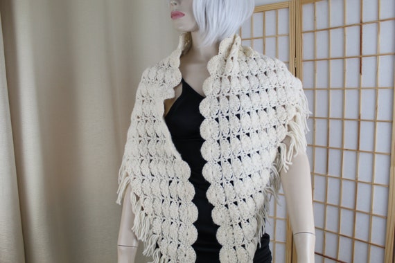 Vintage Ivory/Beige Shawl with Fringe Hand Croche… - image 3