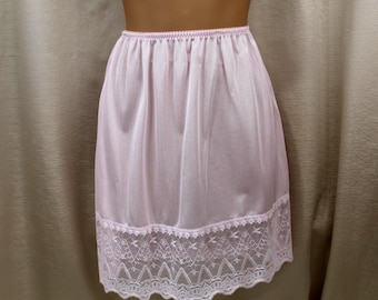 Vintage Christian Mode Asian Pink Short Half Slip Rozmiar XS/S Talia 18-25 cali