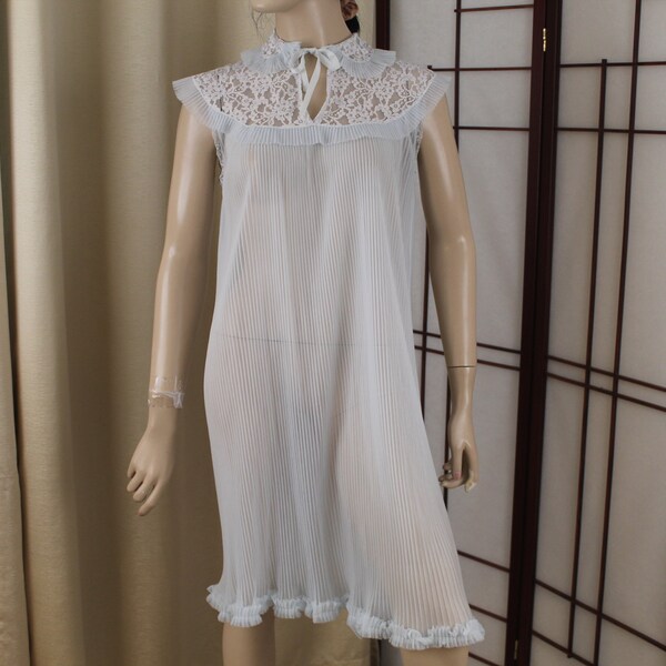 Vintage 1950's Powder Blue Pleated Nylon Short Nightgown Size Small