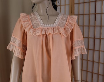 Vintage Bert Yelin / Brownstone Studio NY Designer Nightgown Size Medium/Large Peach