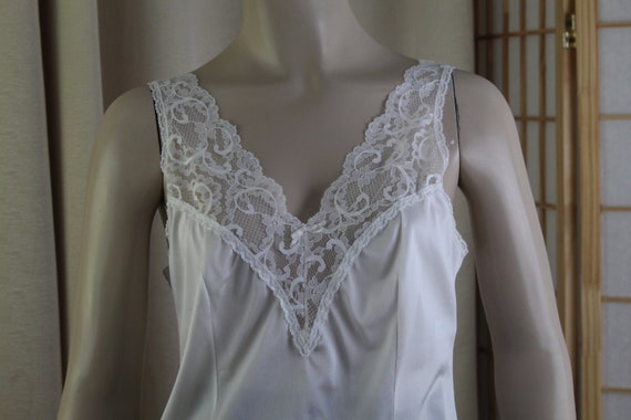 Vintage Maidenform Sweet Nothings White Cami Size 36 1970's USA