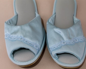 Vintage Vanity Fair Pastellblaue Satinpantoffeln Größe S 5-6 1970er Jahre