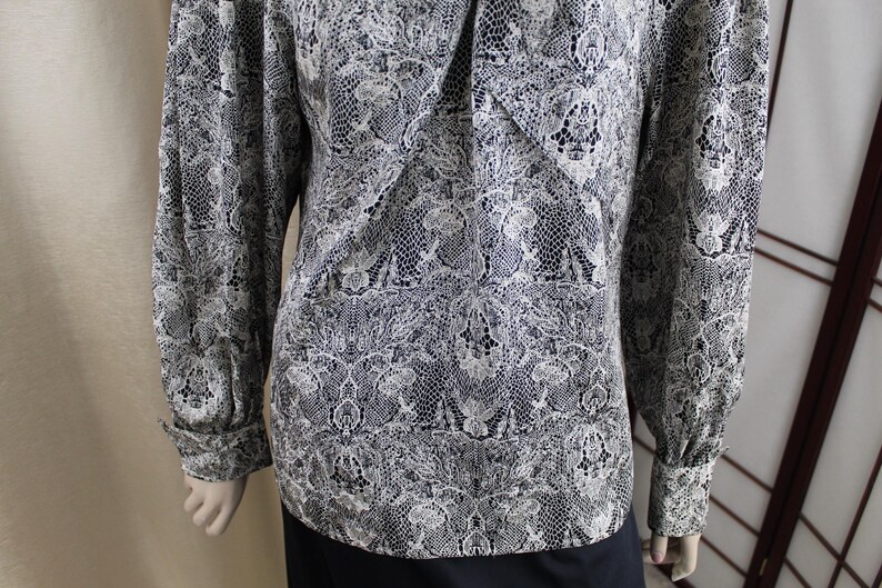 Vintage Adrianna Papell sidenblus svart/vit storlek L 1980-tal bild 7