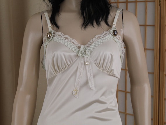 VANITY FAIR Long Slip Nightgown - Size 34 32/40 Off White/ Beige
