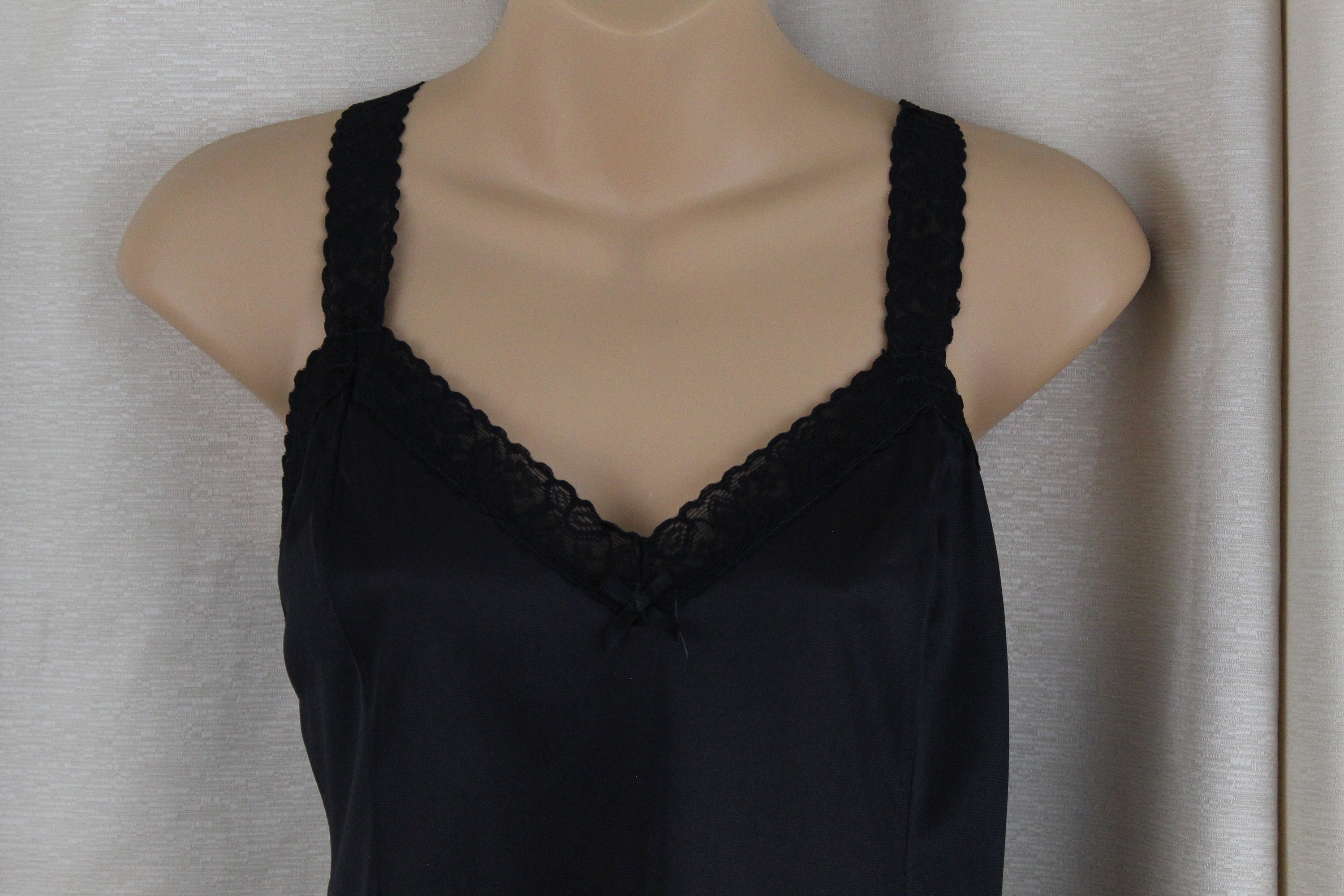 Camisola vintage Gloria Vanderbilt de nailon negro, talla 1X, años 80 -  Etsy México, image size:3000x2000
