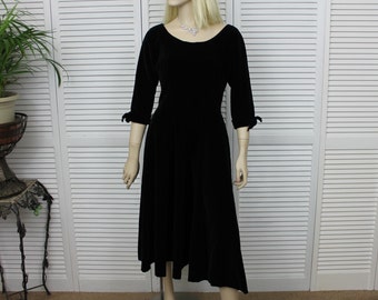 Vintage 1950s Black Velvet Dress Size Small / X Small