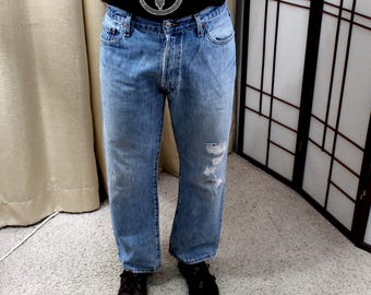 Vintage Levi Jeans 501 Size 34" Waist, 29" Inseam Med Blue Worn In Regular Fit