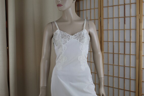 Vintage Lingerie 1980s BRIAR CREEK Ivory Size 40 Full Slip