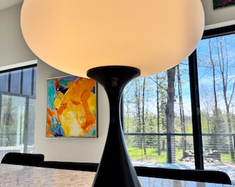 Bill Curry Attributed Laurel Globe-tafellamp | Melkglas Space Age moderne verlichting