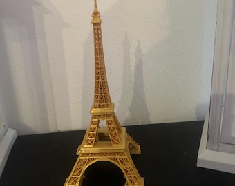 Eiffel Tower statue