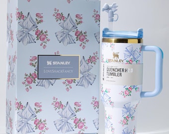 Stanley x LoveShackFancy Rosa Beaux Quencher 40oz Tumbler – Limited Edition Floral Bow Collection