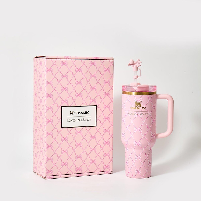 Stanley x LoveShackFancy Diamond Bow Quencher H2.0 FlowState Tumbler 40oz – Limited Edition Pink Ribbon Collection