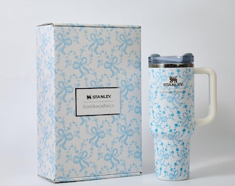 Stanley x LoveShackFancy Quencher Tumbler 40oz – Limited Edition Floral Bow H2.0