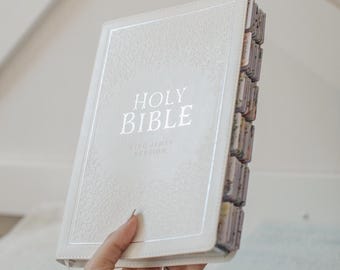 Bibel mit Laschen Weiß KJV Bibel Laschen Kunstleder personalisiertes Geschenk für Frauen Großdruck Bibel Laschen Geschenk angepasst Taufe Geschenk Hochzeit