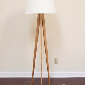 Floor Lamp Tripod Maple Slim