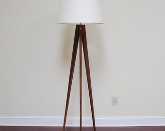 Floor Lamp Tripod Slim - Walnut